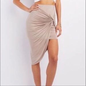 CHARLOTTE RUSSE SIDE SCRUNCH SKIRT